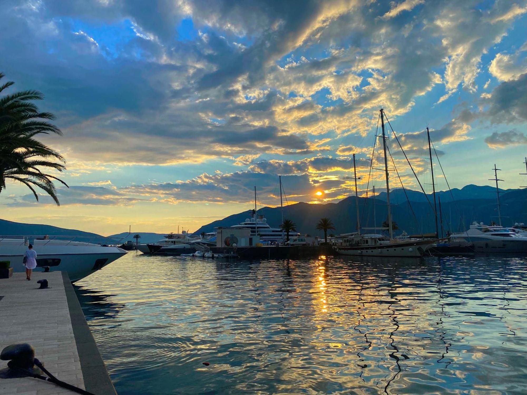 Apartment Sova Tivat Eksteriør billede